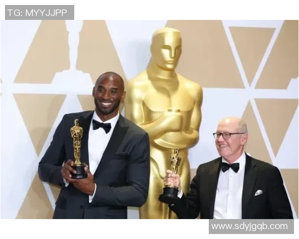 足球巨星与科比的巅峰对决谁能赢得最终荣耀